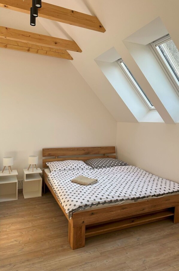 Flooring, Wood, Floor, Bedroom, Wood Flooring, Interior Design, Bed, Furniture, Brown, Hardwood