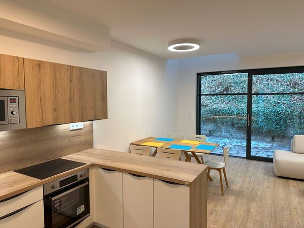 Design Intérieur, Bois, Sol, Plafond, Meubles, Éclairage, Luminaire, Sol, Comptoir, Cuisine
