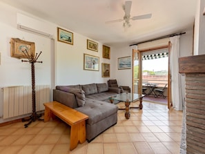 Möbel, Flooring, Couch, Fussboden, Holz, Interior Design, Wohnzimmer, Zimmer, Wohnung, Tabelle