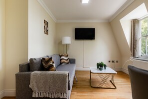 Living Room / Lounge