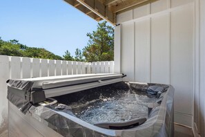 M972: The Superior Blue Pearl | Hot Tub