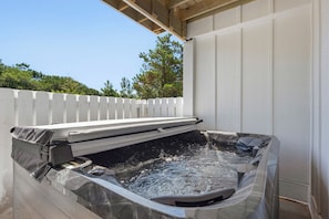 M972: The Superior Blue Pearl | Hot Tub