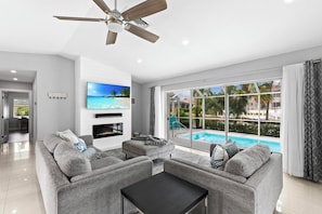 Living Room Lanai Access