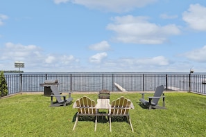 Launch a kayak, cast a line, or simply enjoy the peaceful lakeside atmosphere.