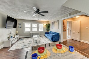 Dining Table 1 | Dishware/Flatware Provided