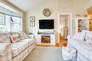 Living Room | Smart TV | Electric Fireplace