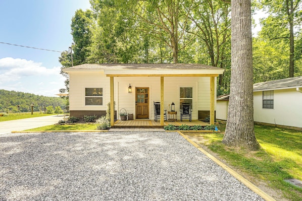 Blairsville Vacation Rental | 1BR | 1BA | 720 Sq Ft | 1 Step to Enter