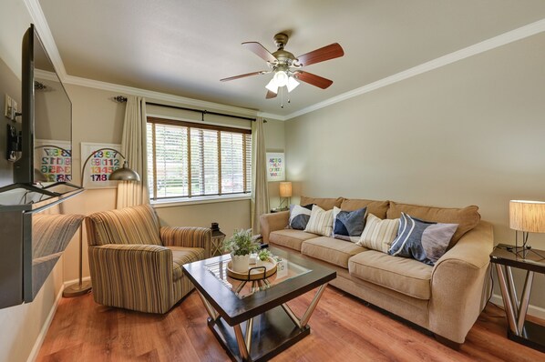 Nacogdoches Vacation Rental | 2BR | 1BA | Step-Free Access | 700 Sq Ft