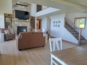 SummersDLdininglivingstaircase