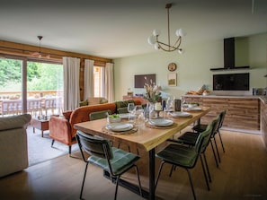 Dining/Living room