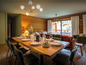 Dining/Living room