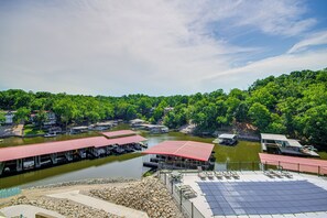 Highland Shores Community | Marina & Pool