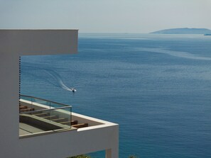 Where endless horizons meet refined living—Candia Lux Villa invites your escape.
