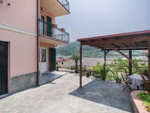 Bleu, Jaune, Balcon, Tache De Bois, Hôtel, Plante D'Appartement