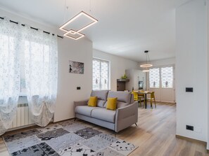 Bleu, Jaune, Balcon, Tache De Bois, Hôtel, Plante D'Appartement