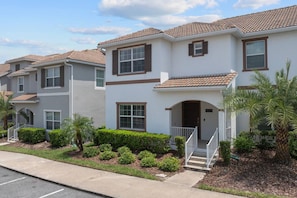 House front view#Disney #Parks #kingdom #springs #StoreyLake #Apartment #Vacation #Rental #waterpark #Kissimmee #Orlando #universal #citywalk