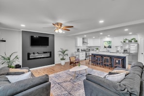 Furniture, Indoors, Living Room, Screen, Home Decor