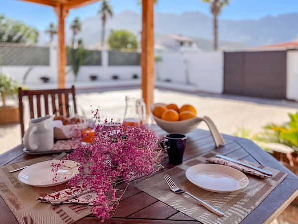 Outdoor dining