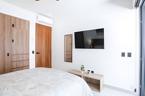 On site,Seating area,Area and facilities,Bed,Decorative detail,Photo of the whole room,Location,View(from property / room)