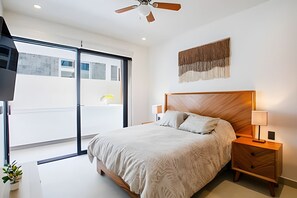 On site,Seating area,Area and facilities,Bed,Decorative detail,Balcony / Terrace,Photo of the whole room,Patio,TV and multimedia,Location,View(from property / room)