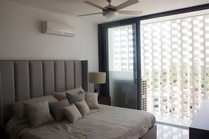 On site,Seating area,Area and facilities,Bed,Decorative detail,Photo of the whole room,Location,View(from property / room)