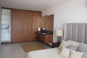 On site,Seating area,Area and facilities,Bed,Decorative detail,Photo of the whole room,Location,View(from property / room)