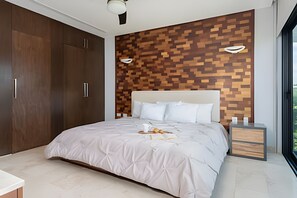 On site,Seating area,Area and facilities,Bed,Decorative detail,Photo of the whole room,Location,View(from property / room)