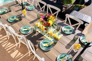 Outdoor dining