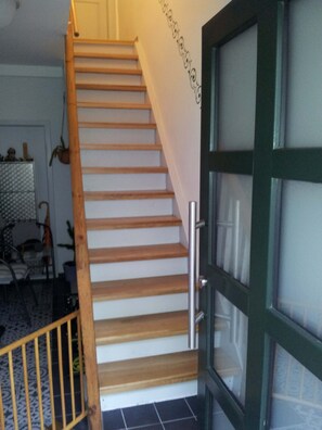 Treppe zur Wohnung im 1 Stock