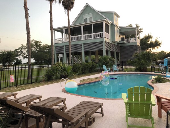 Pool