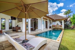 Exterior,Swimming pool