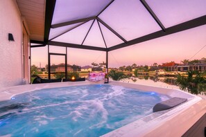 Indoor spa tub