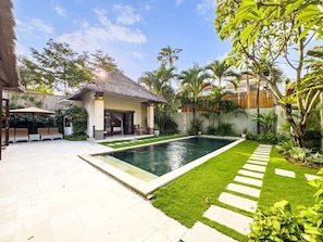 Villa Alore 6BR Pool Villa by Villa Bugis (5)