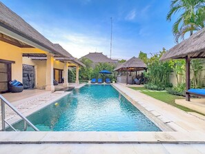 Villa Saphir 4BR Private Pool VIlla by Villa Bugis (812)