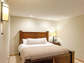 Master bedroom - Main house - King