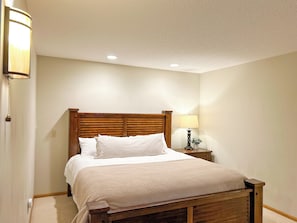 Master bedroom - Main house - King