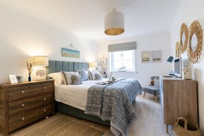 Bedroom at 26 Waves, Watergate Bay, Cornwall, self catering with Beach Retreats.