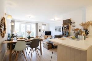 26 Waves, Watergate Bay, Cornwall, self catering with Beach Retreats.