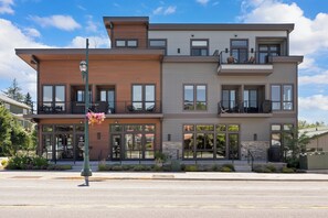 02-OmnivistaPro - 139 E Second St, Unit 301-02