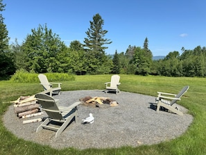 Firepit to enjoy the stars and mountain views
