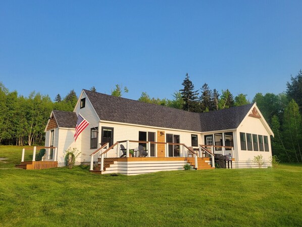 Arrive to 10 private acres minutes from Mt & Lakes
