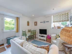 Open plan living space | Gamekeepers Hide, Ivybridge