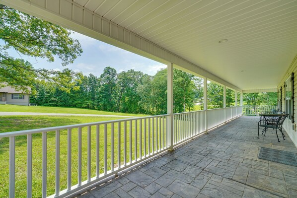 Crossville Vacation Rental | 3BR | 2BA | 2,000 Sq Ft | 2 Steps to Enter