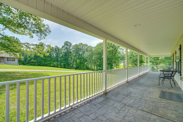Crossville Vacation Rental | 3BR | 2BA | 2,000 Sq Ft | 2 Steps to Enter