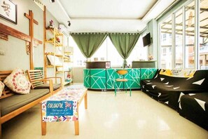 Entrance / Reception