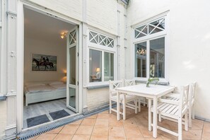 Terrasse vor dem 1. Schlafzimmer