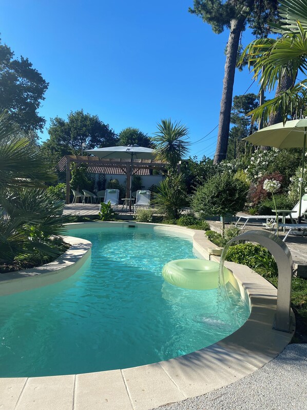 piscine 8 mètres et non chauffée 