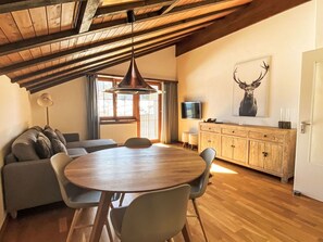 Domicile, Chalet, Jardin, Biens, Cour, Villa, Ferme, Village De Montagne
