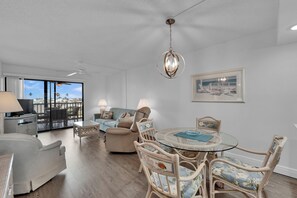 Light and bright island vacation condo