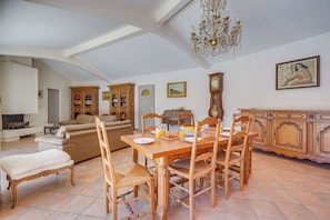 Salle à manger, salon